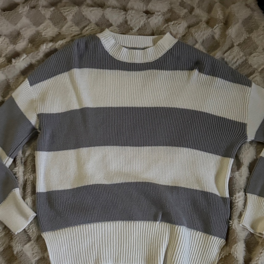 moon & madison Gray and White Striped Sweater